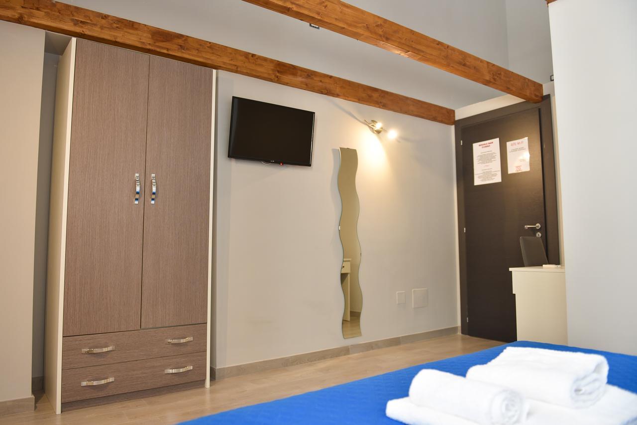 Famigi Bed and Breakfast Napels Buitenkant foto