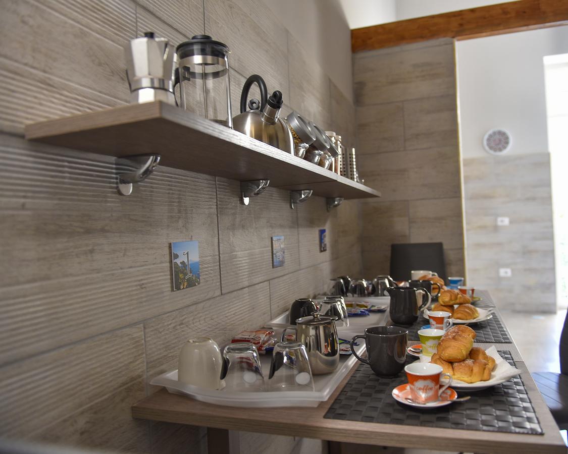 Famigi Bed and Breakfast Napels Buitenkant foto